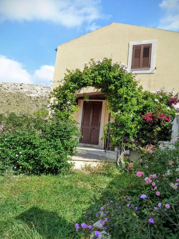 Villa Agriturismo Timpa Del Sole à Noto Extérieur photo
